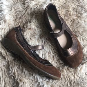 Naot kirei brown leather Mary Jane clogs 9